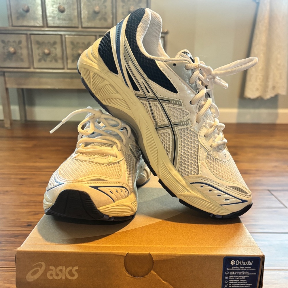 ASICS GT-2160 White chunky sneakers - women’s 8.5 men’s 7